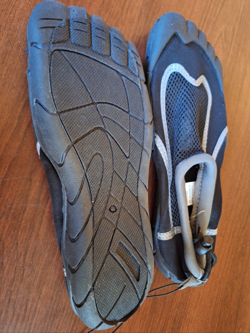 NWT Official Lifeguard Men's Activity Water Shoes – Black/Gray Size Medium (8-9) - Picture 3 of 4